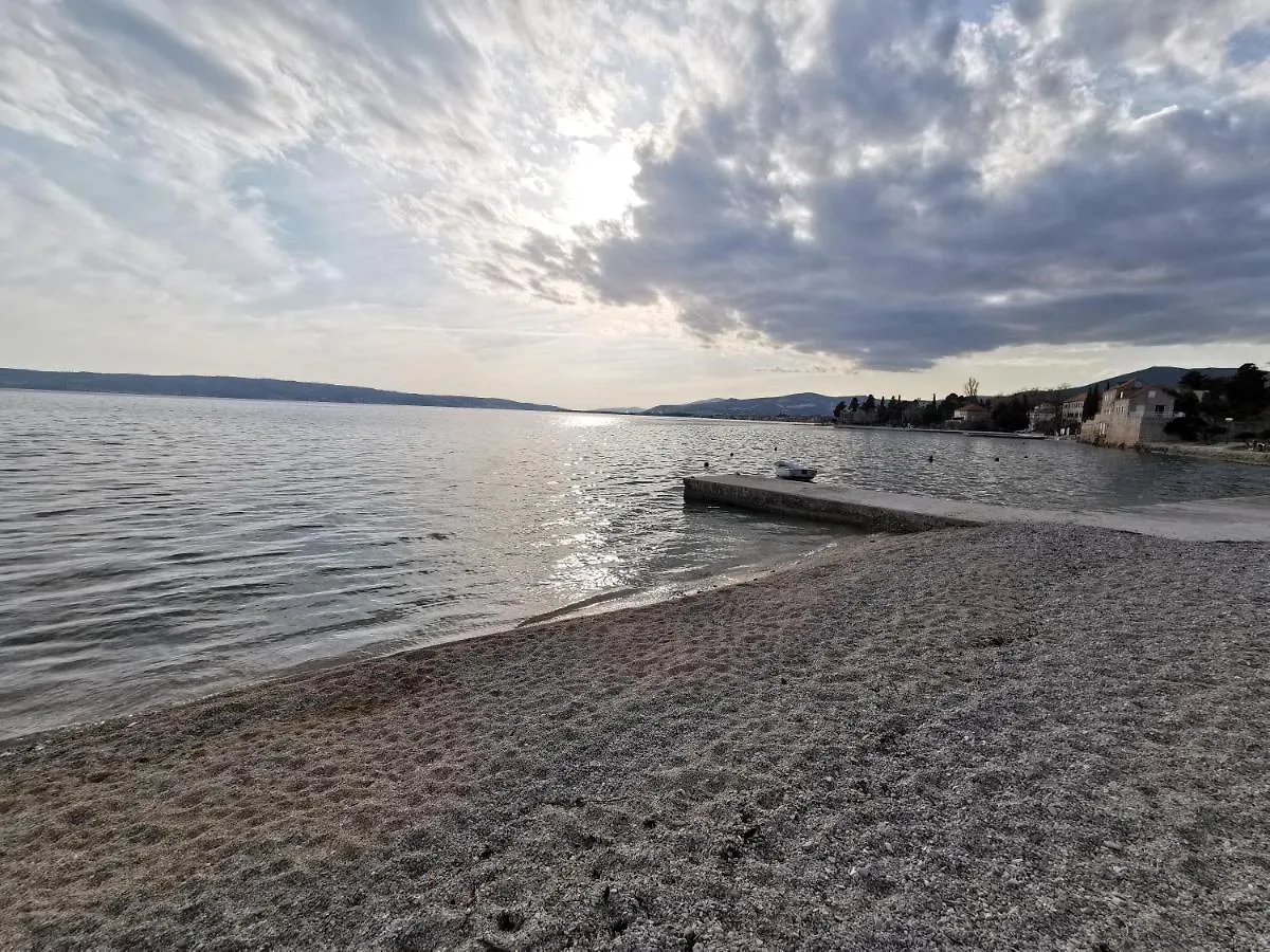 Apartment Miljenko I Dobrila Kastela 0*,  Croatia