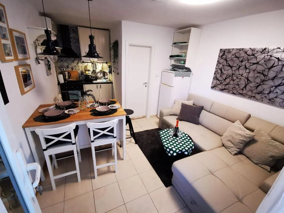 Apartment Miljenko I Dobrila Kastela